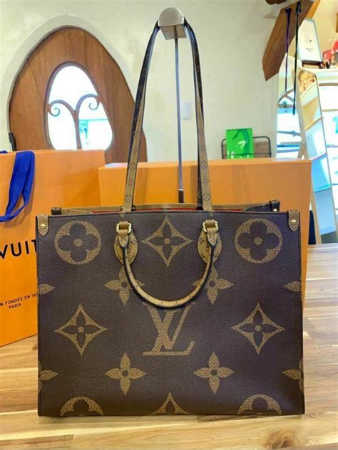 louis vuitton on the go tote mm|Louis Vuitton onthego monogram.